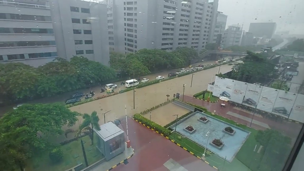 Flooded scene from Manyata Tech Park, Hebbal, Bengaluru