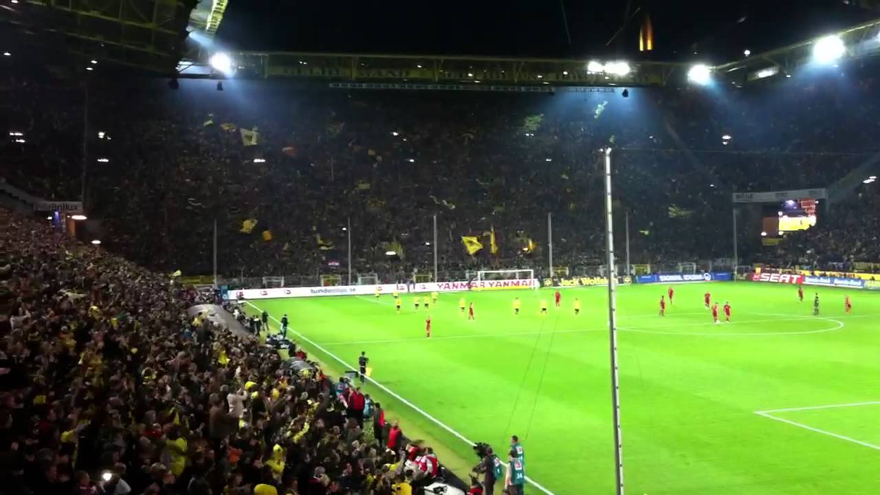 Borussia Dortmund - FC Bayern M&uuml;nchen / Stimmung und Torjubel 1:0 f&uuml;r BVB