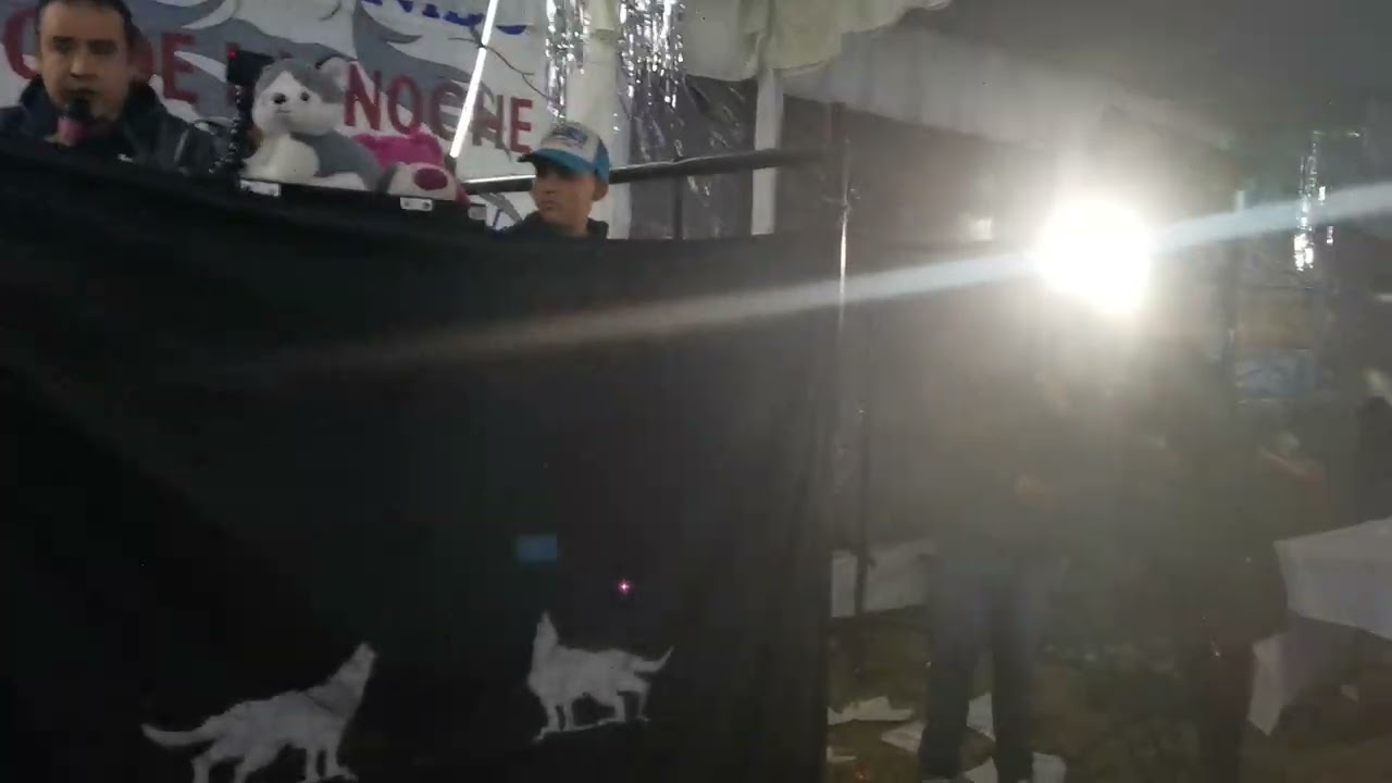 Lobo de la noche y Alex la voz en la Constitución Totoltepec cumpleaños de Jesús Rodea