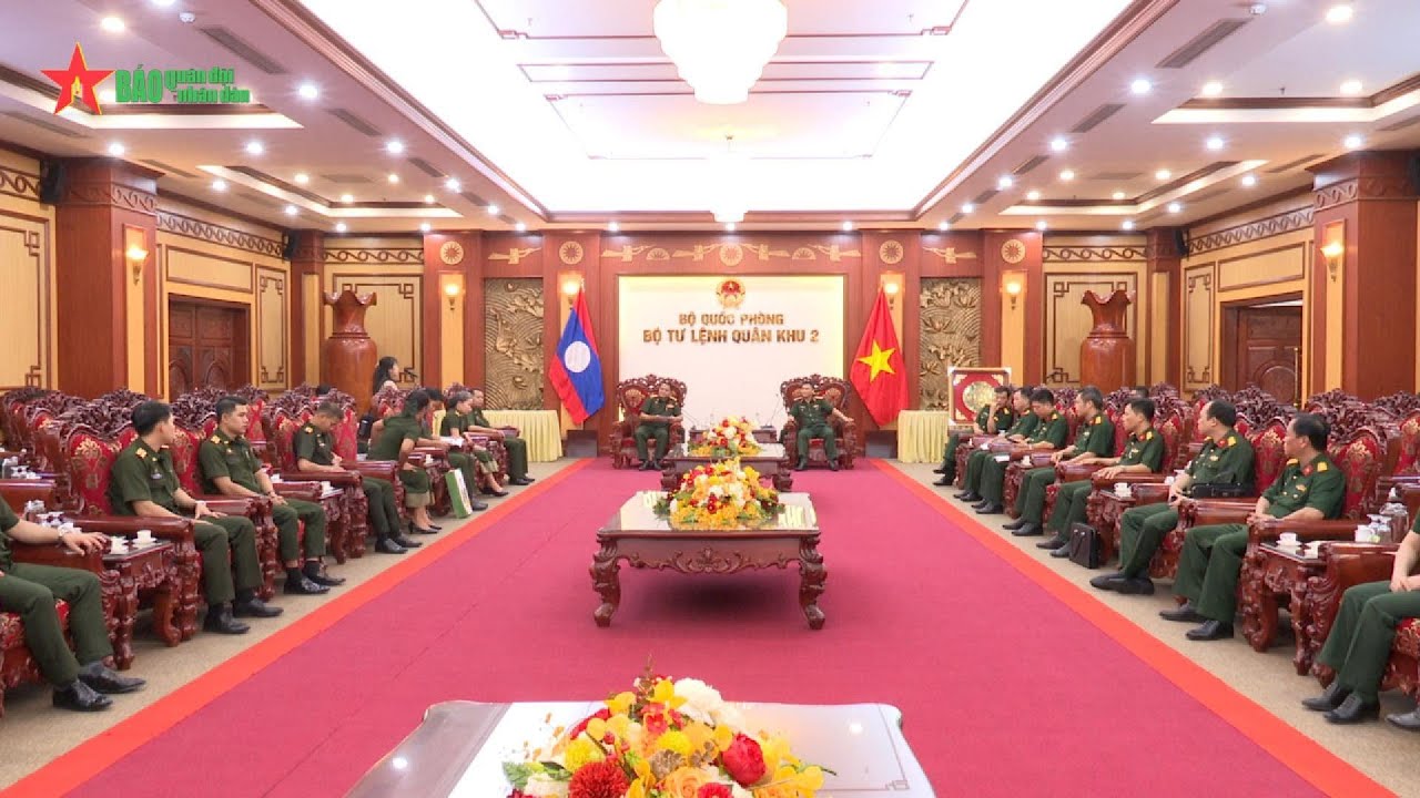 Báo Quân đội nhân dân Lào thăm và làm việc tại Quân khu 2