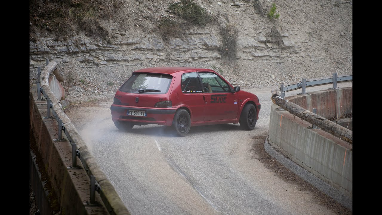 106 s16 et une AE86 de 280 ch sur route ferm&eacute;e