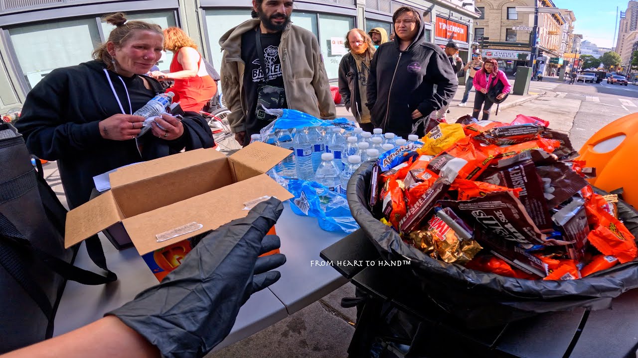 100 фунтов курицы терияки с рисом — кормление бездомных в Тендерлойне Сан-Франциско