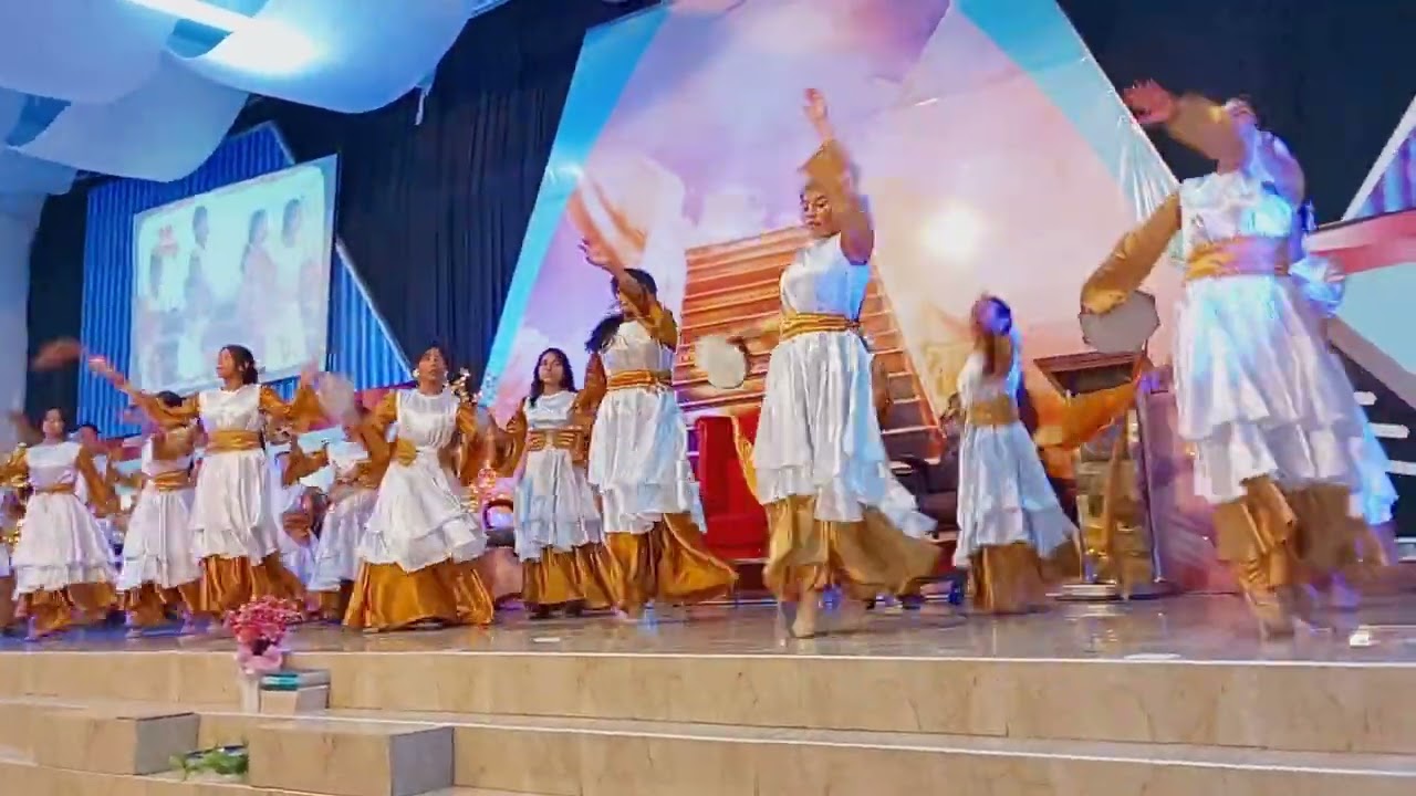 Camino al cielo yo voy - Medley (Ministerio Roca Sobre la Roca)
