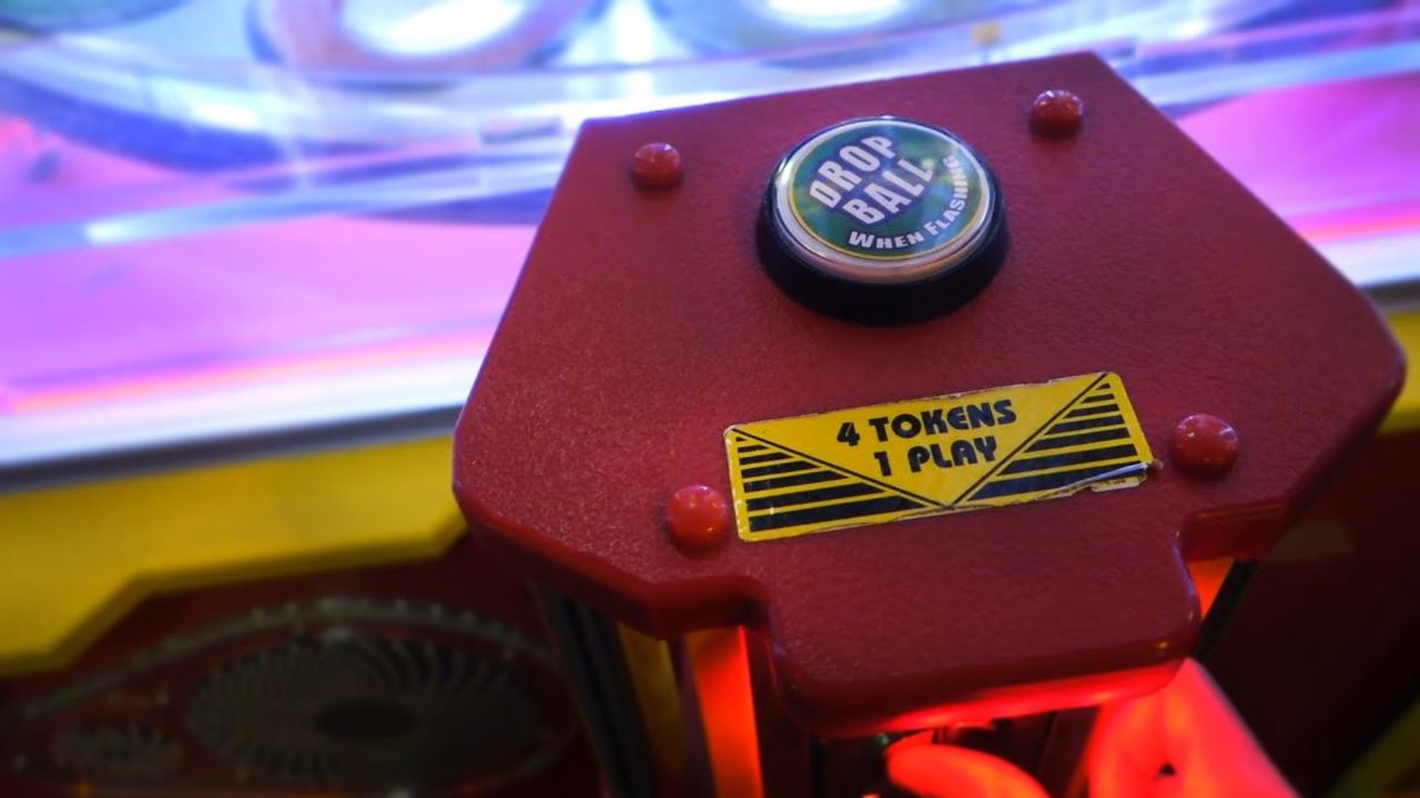 BIGGEST ARCADE GAME EVER? - Arcade Adventures