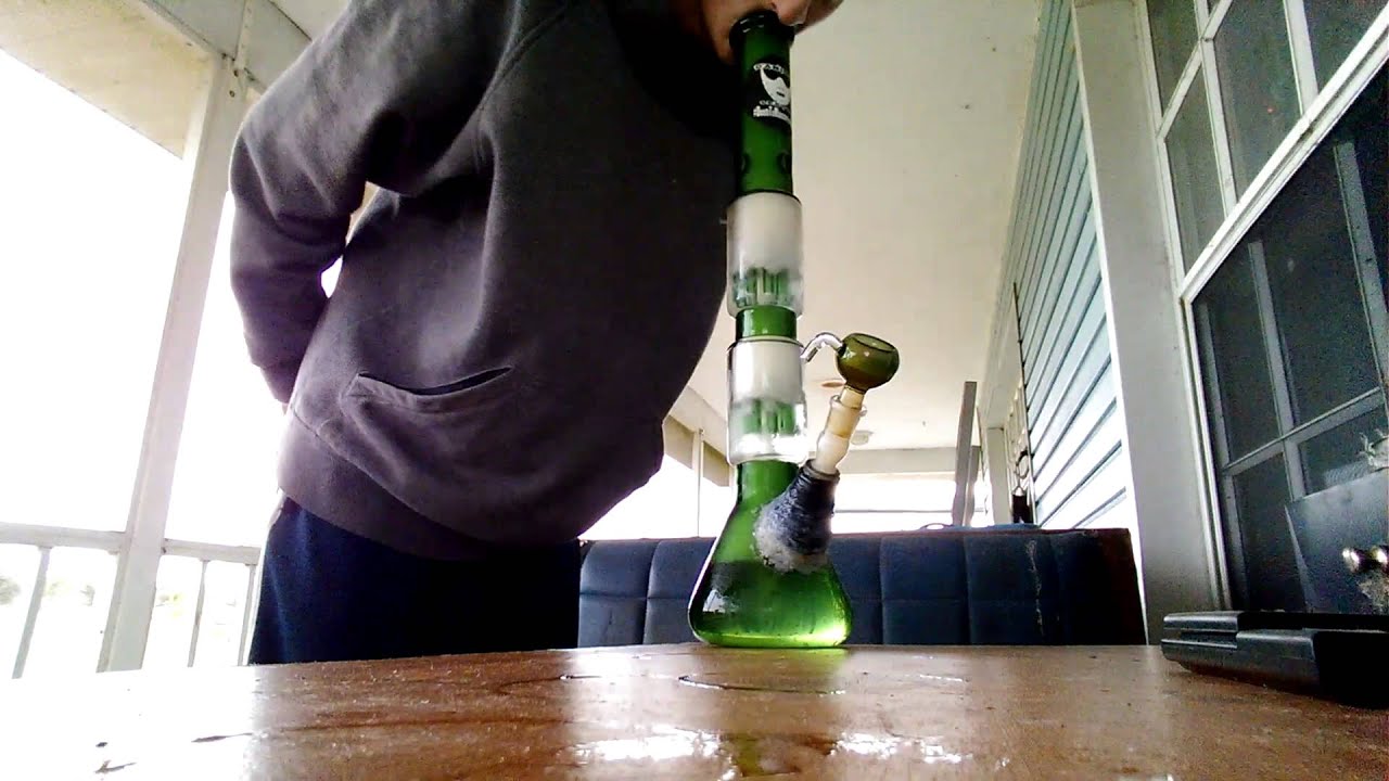 Fixed double perc green bong.