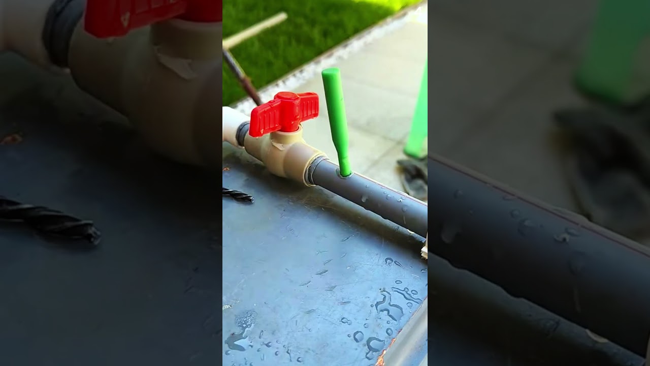 Cara yang cerdas menambal pipa paralon dengan alat unik 