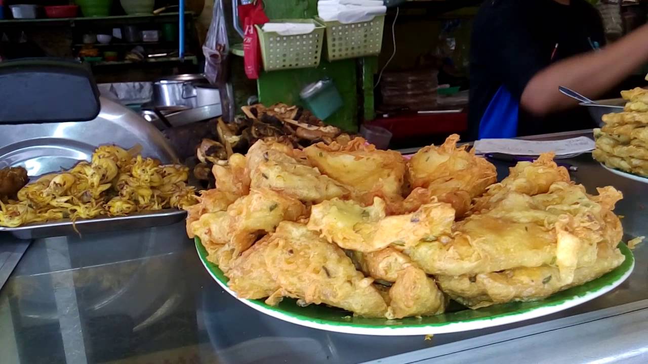Makan siang super lahap di warteg Warmo (warung mojok) Tebet