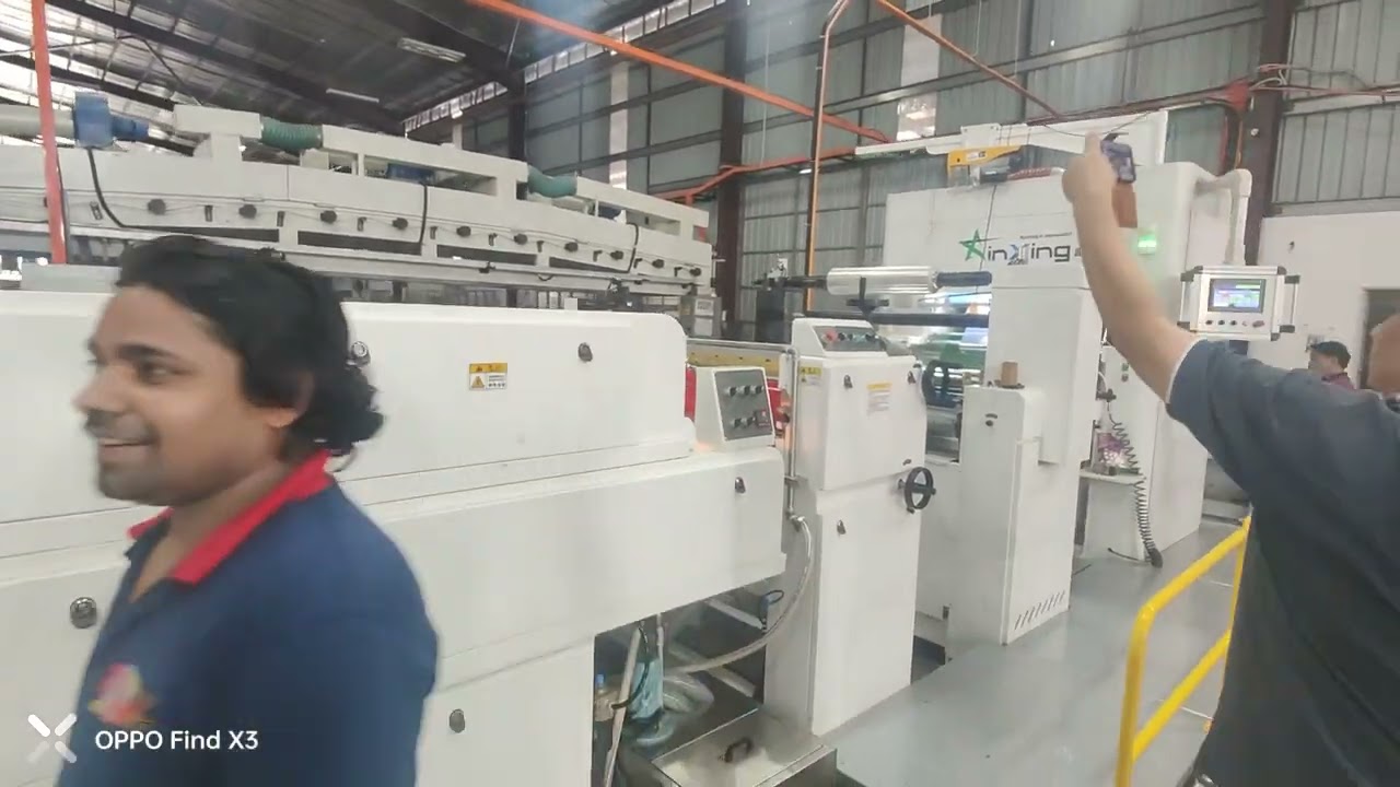 Roll to roll laminating machine with transfer film device and primer coating