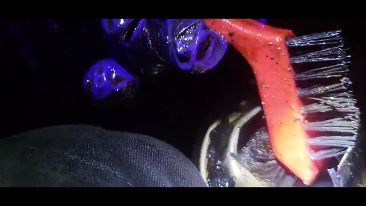 How to clean oil pick-up strainer  , oil sump 08 Toyota Verso 