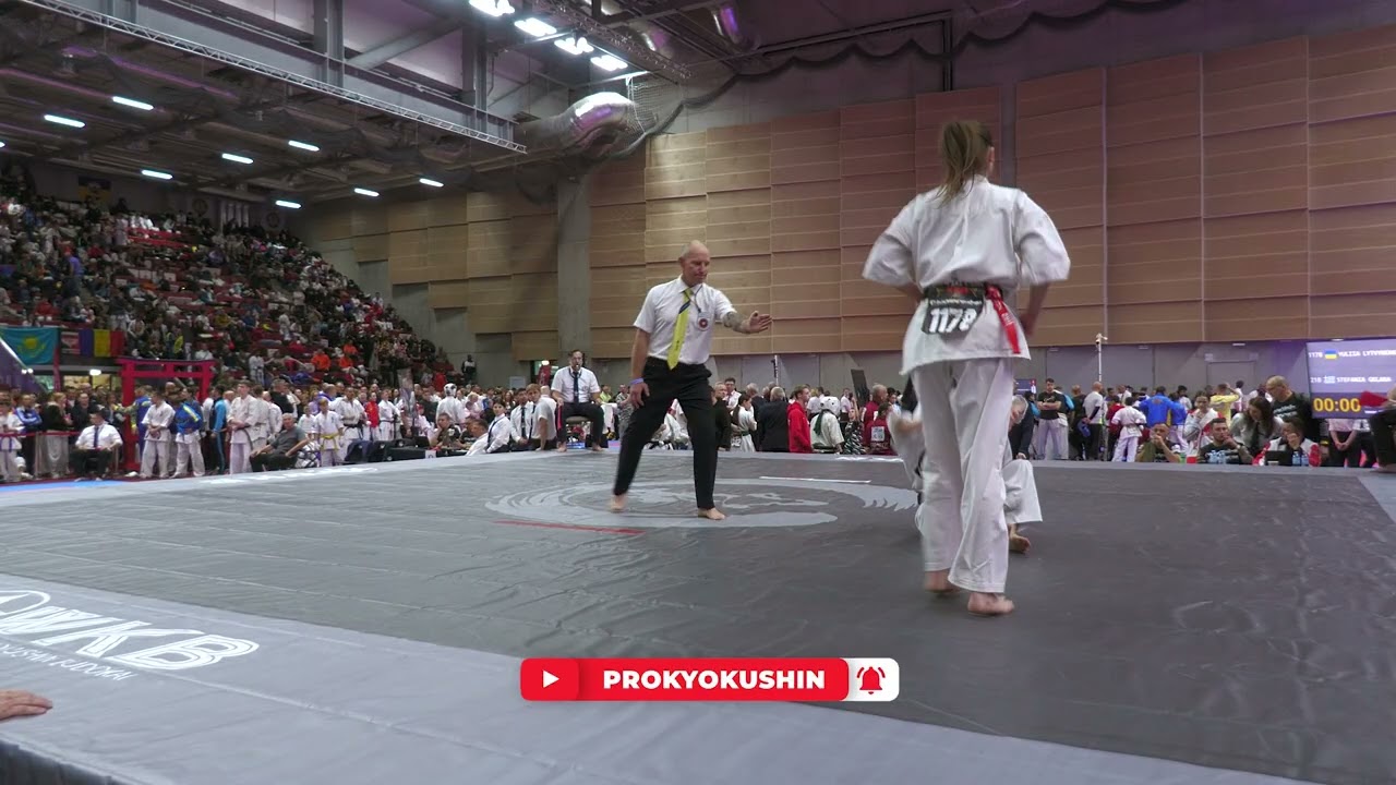 1/16 -55kg Yuliia Lytvynenko (Ukraine, aka) - Stefania Gklara (Greece)