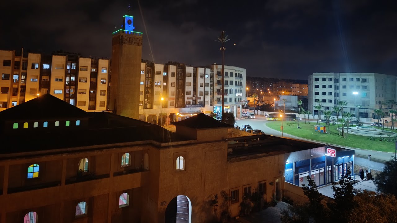 ليلة مباركة من ليالي رمضان . بث مباشر لأجواء صلاة التراويح بالدار البيضاء مسجد السلام 1 حي أناسي