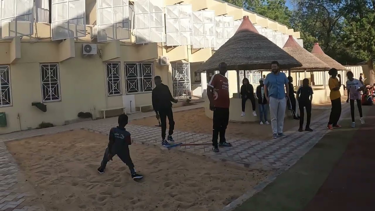 Vidéo de présentation, lycée français Montaigne - TCHAD