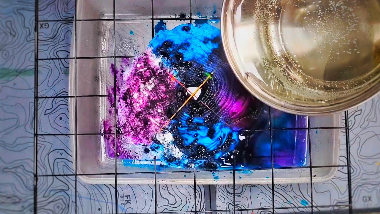 Штурмовик (техника тай-дай + живопись)