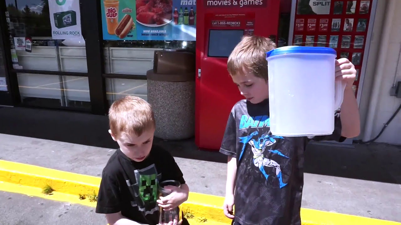 Bring Your Own Cup to 7-11 for a Slurpee!! 7-11 w/ Fidget Spinner! #BYOC