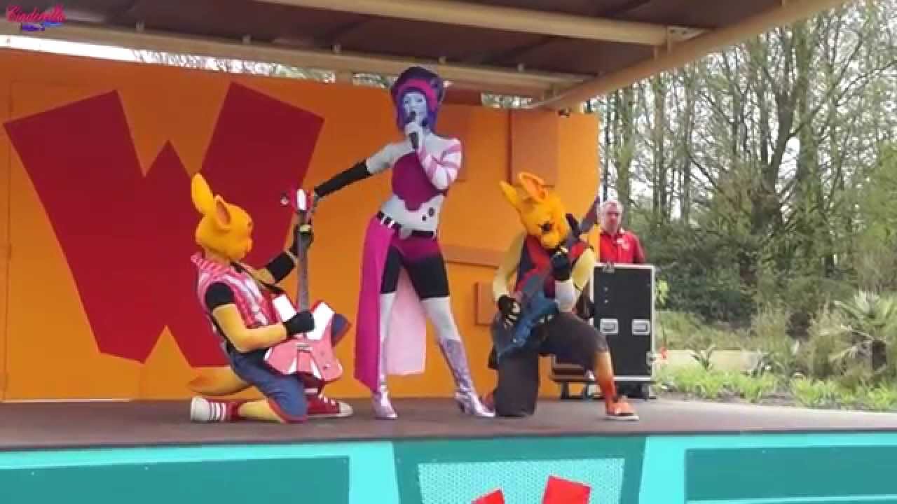Straatshow Meet The Music, Opening Walibi Holland 5 April 2014