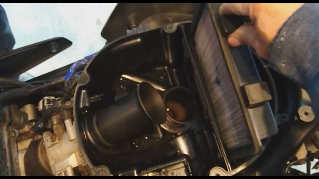 How to remove fuel tank and change air filter on suzuki DL 1000 V Strom