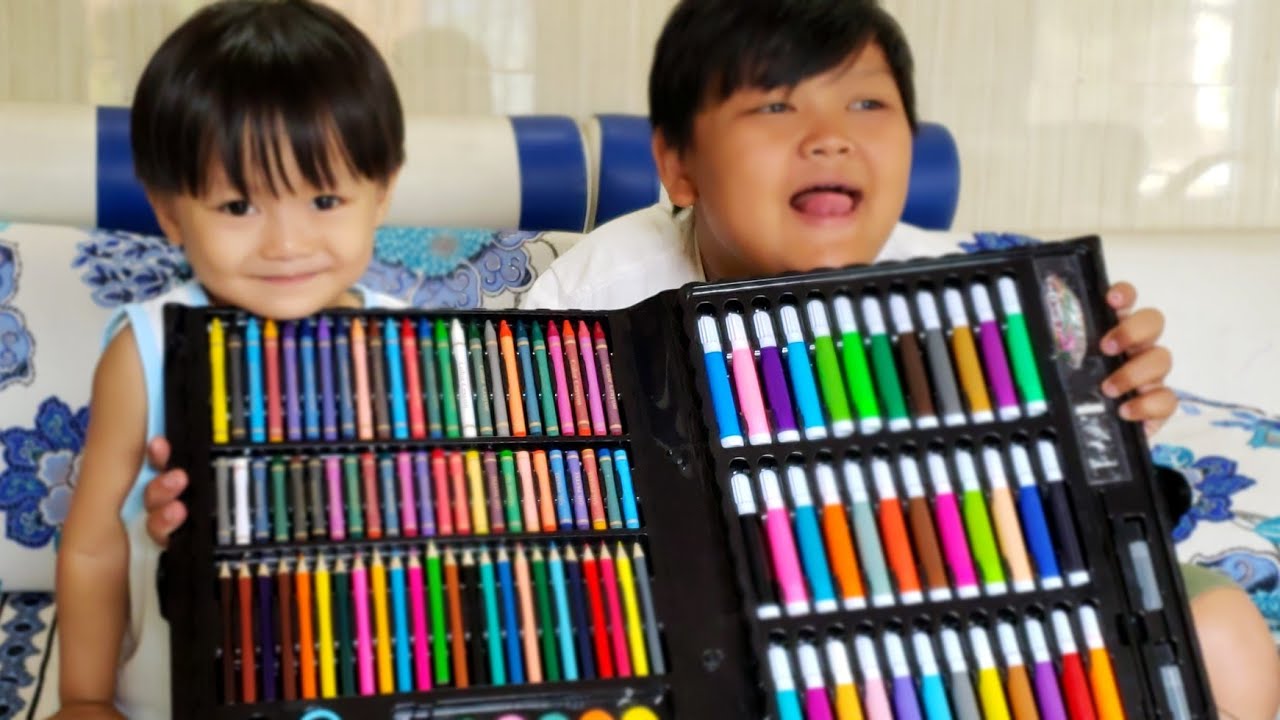 Đồ chơi trẻ em ❤Tin siêu còi mở hộp bút màu 150 chi tiết với mẹ và anh hai ❤ ❤ Kids Toy BeNo