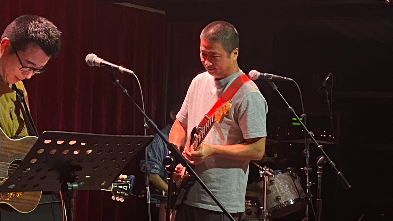 李志1701现场 情歌而已 听哭了 太有感觉了