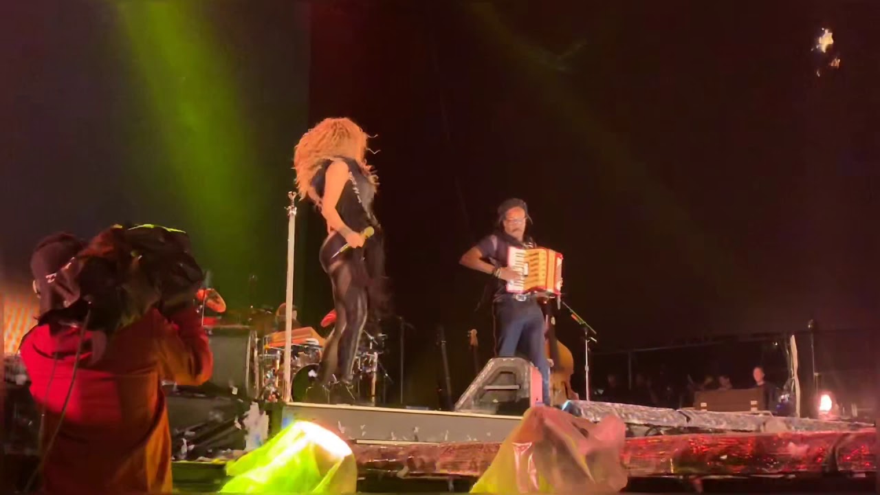 Shakira - La tortura - ( Estadio azteca primera fila ) “ El dorado world tour “ 11/10/18