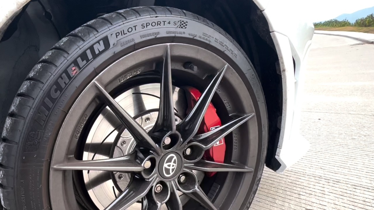 &iexcl;Por esta raz&oacute;n las llantas de altas prestaciones son la mejor opci&oacute;n! [Michelin Pilot Sport 4S]