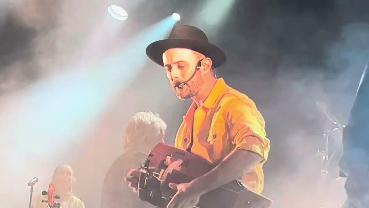 Førend vinteren kommer Live Den fynske landsby i odense 2023🎼