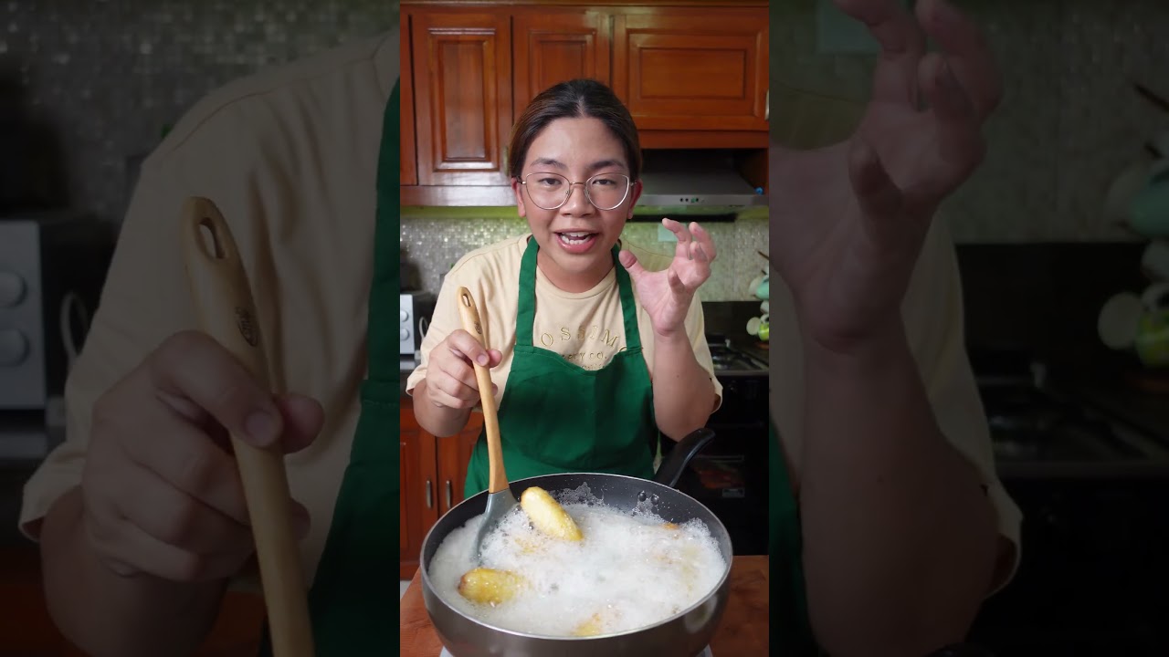 The Filipino way to eat BANANAS 🍌