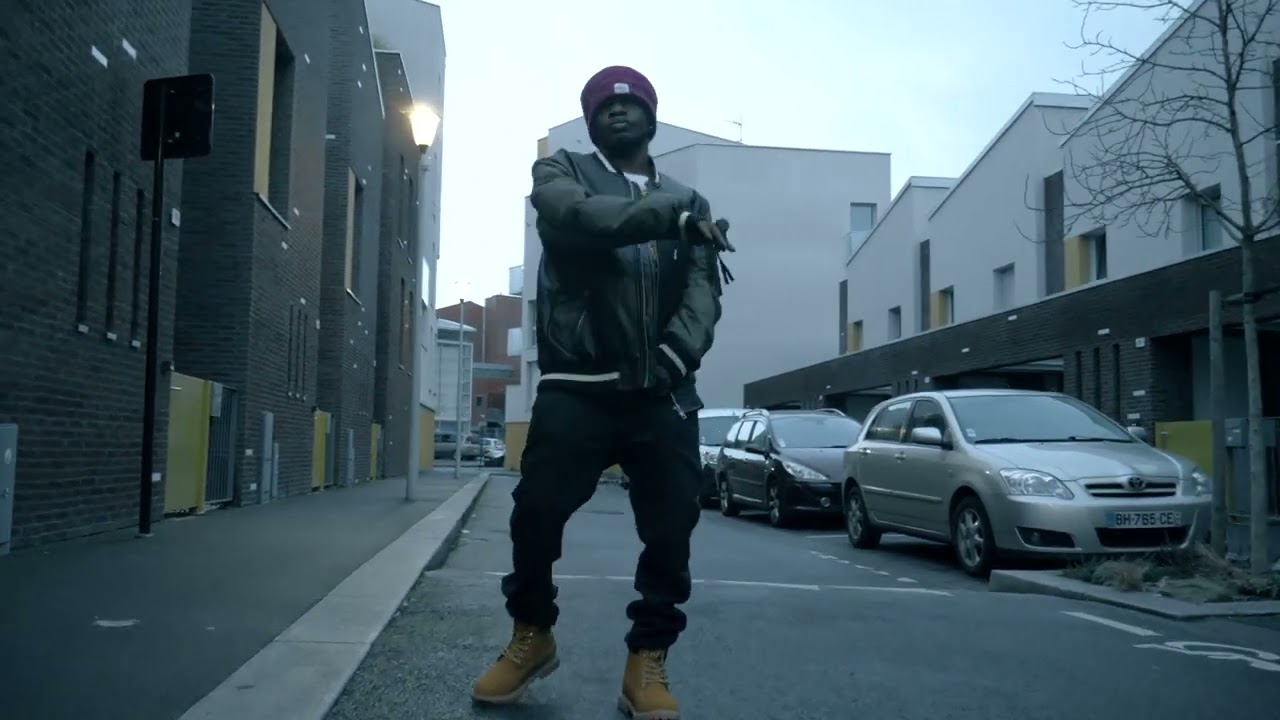 BeezyBanks - Bangin' (official video)