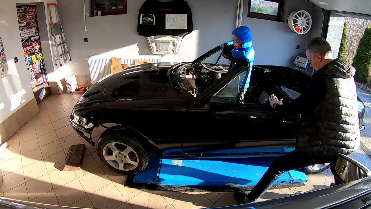 100% DYI Mazda Mx5 Miata restoration project, WE ARE BACK!