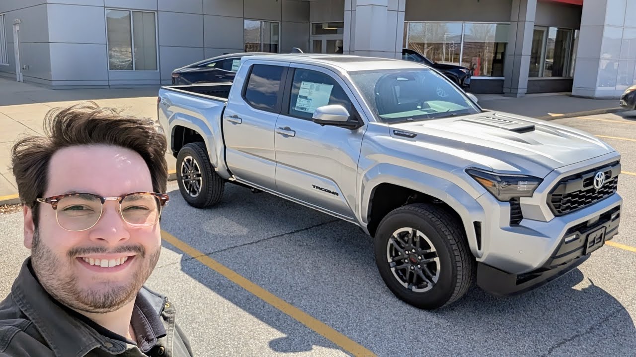 2025 Toyota Tacoma TRD Sport i-Force MAX Hybrid in Celestial Silver Metallic