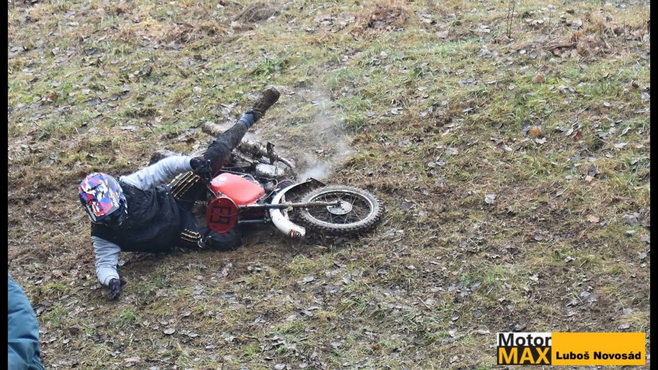 Závody padesátek v bahně ....