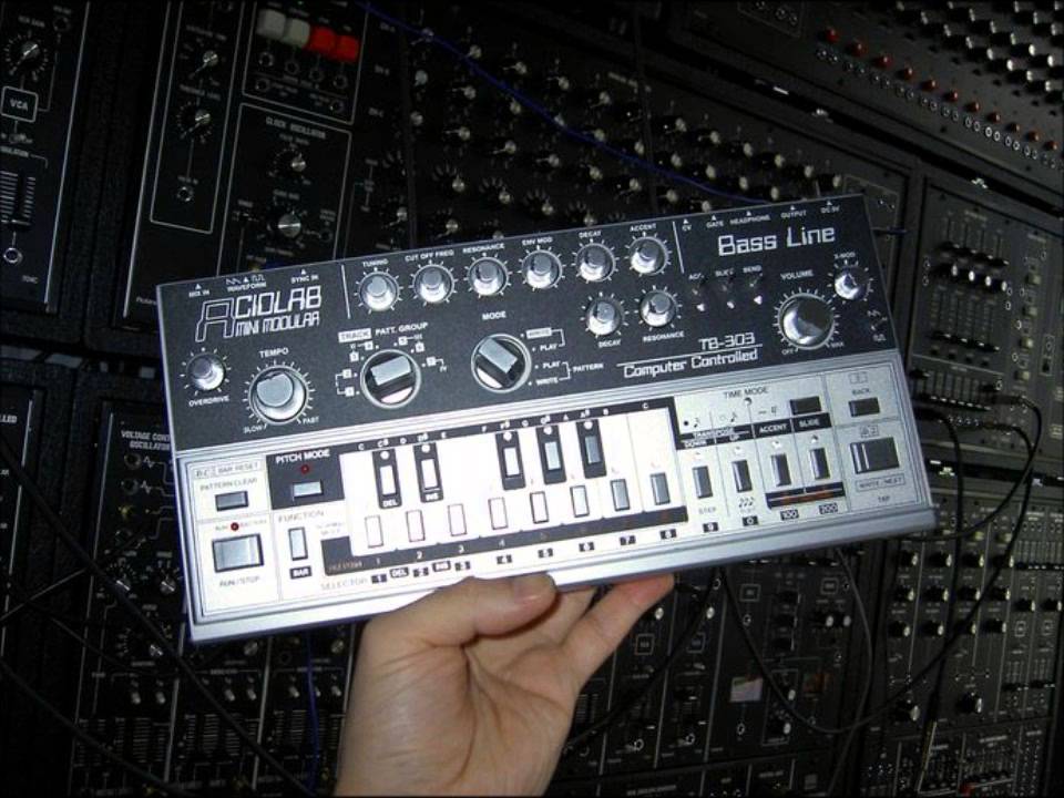 Maxopo - TB-303 Acid Funk Squelch Marathon