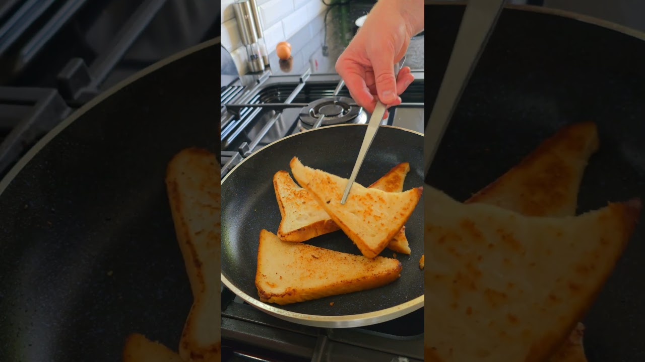 Fried Bread | Cooked Breakfast | Simple Bacon, Eggs & Bread #Breakfast #FryUp