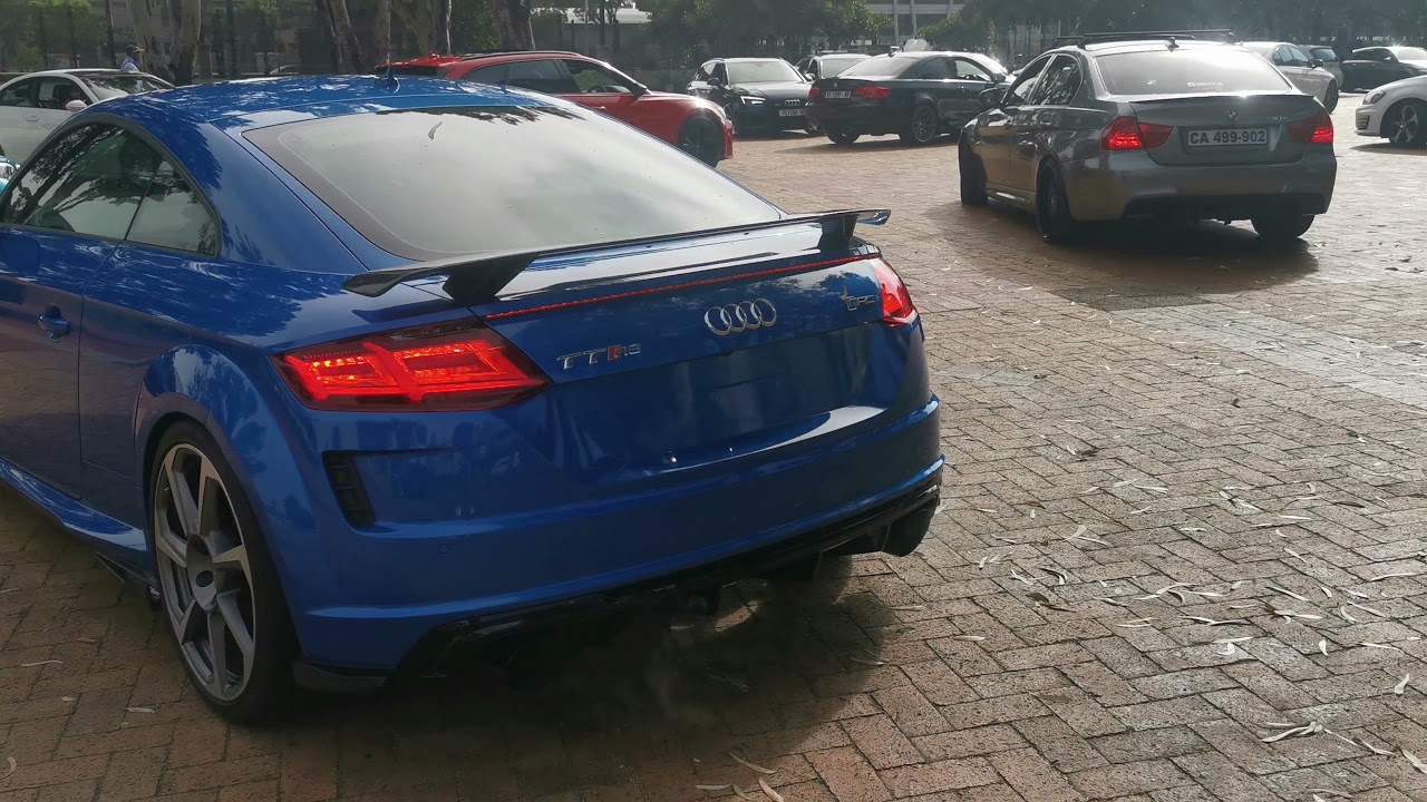 last breakfast run of 2021. A loud Audi RS4
