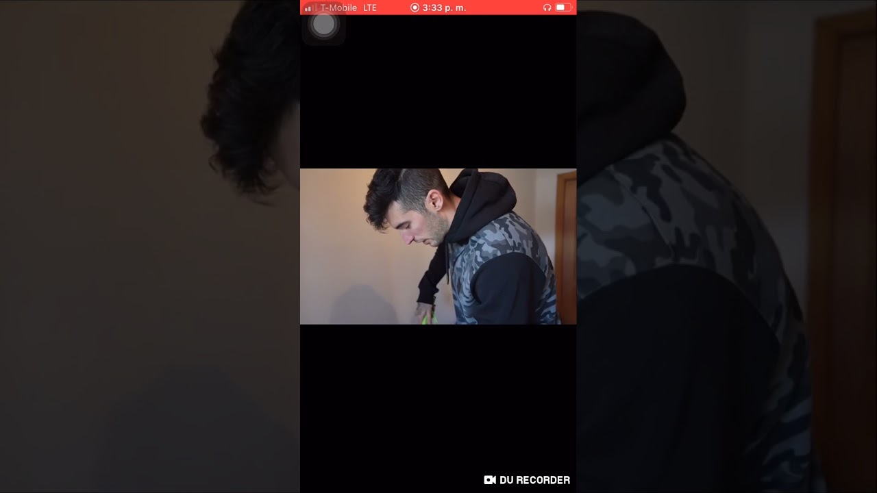 Mi amigo me a abandonado y me a dejado solo con los payasos