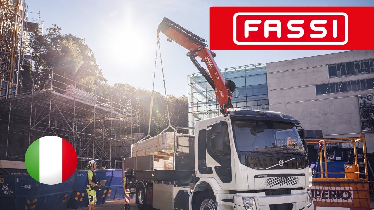 Una gru articolata Fassi F195A.1.25 xe-dynamic allestita su Volvo FE Electric