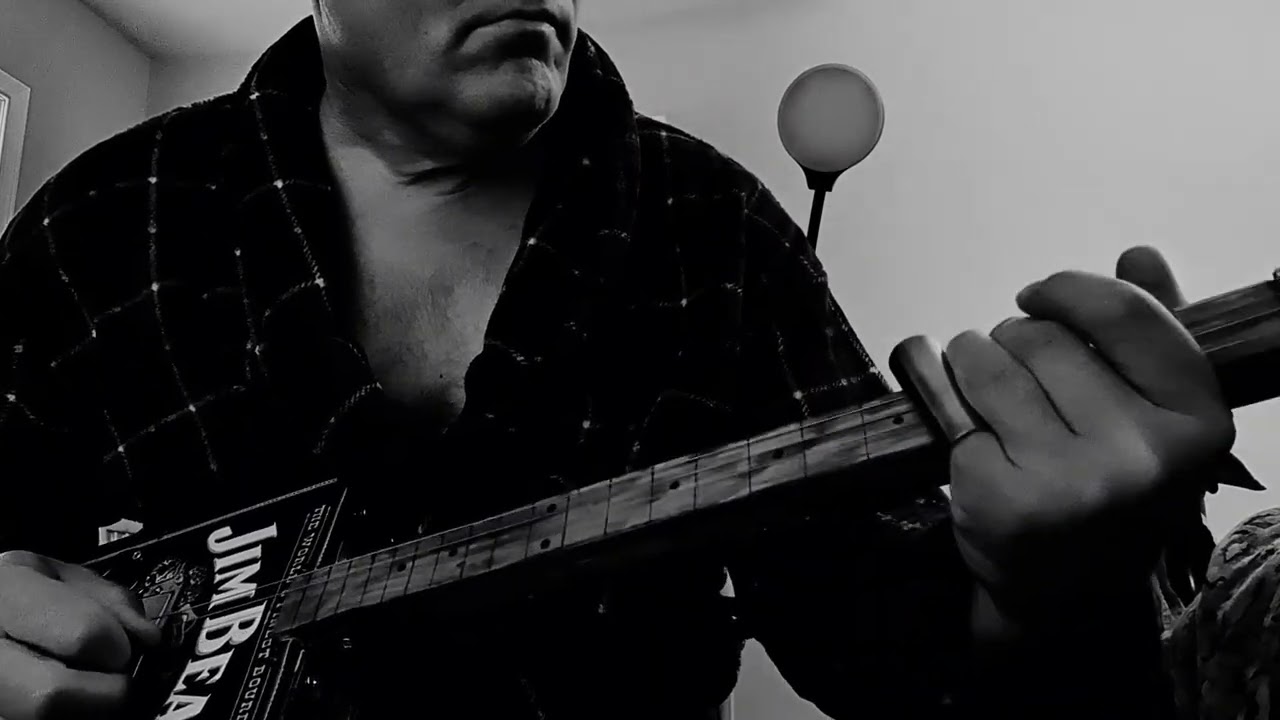 Just a little Blues jam on the Cigar Box Guitar 