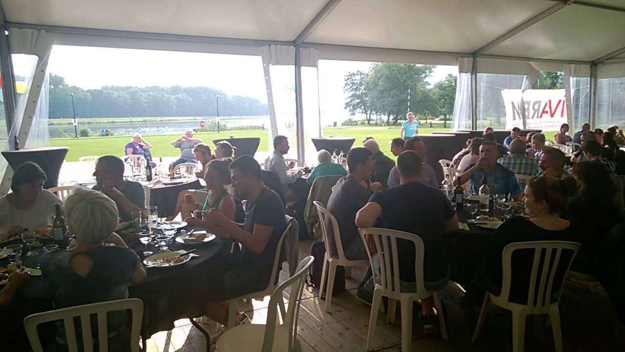 Bash speelt Afvalarm schoollied 2020 op duodag IVAREM