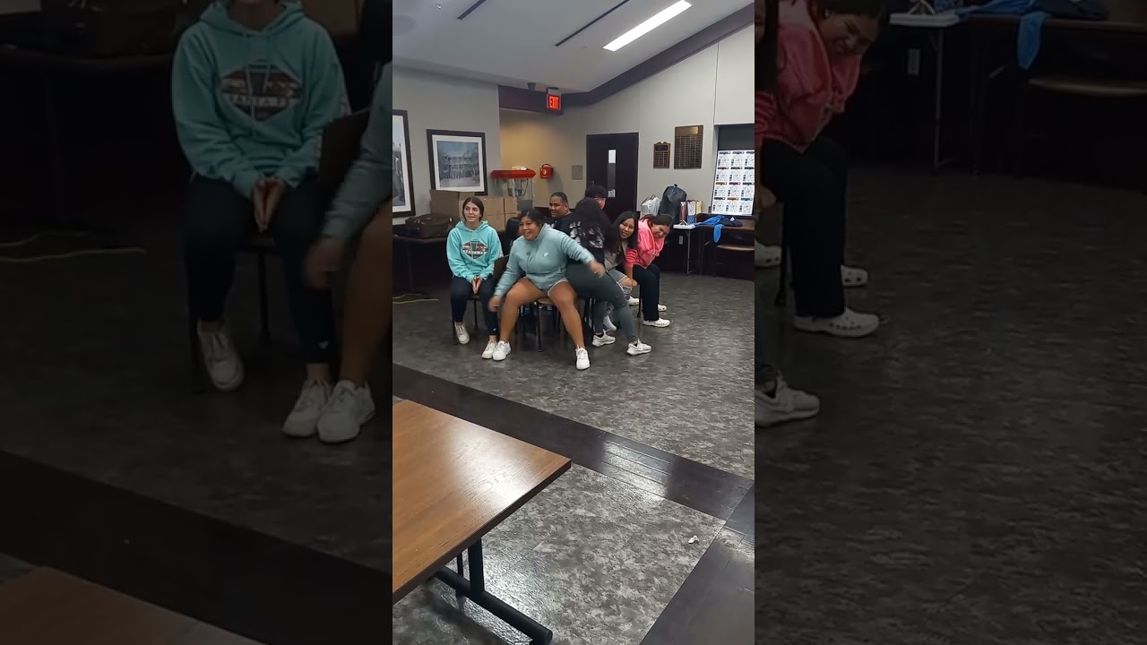 Family Christmas 2023- musical chairs