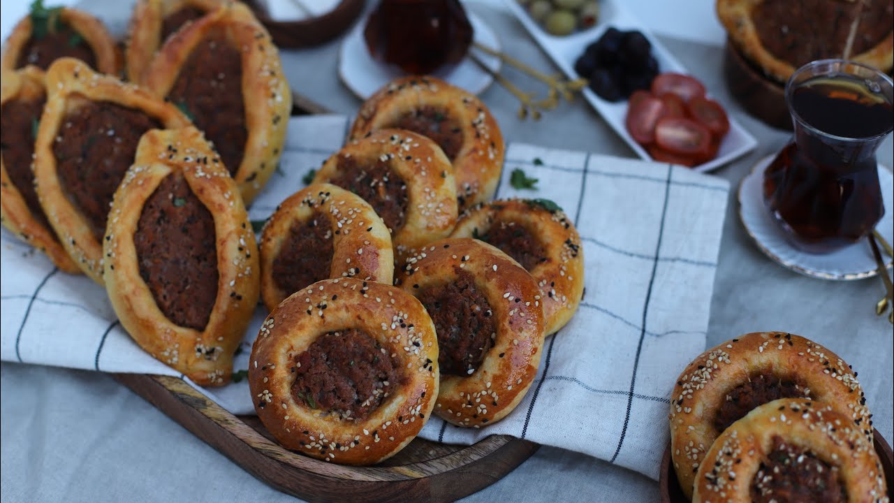 Kiymali Poğaça Pidesi | kleine Pide-Schiffchen mit Hackfleisch \ Teiglinge mit Hackfleisch