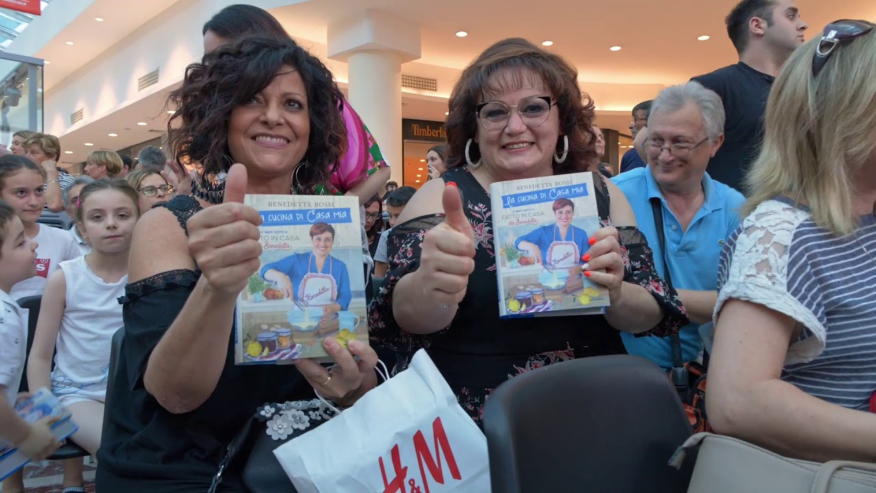 BENEDETTA ROSSI al centro Commerciale Al Battente