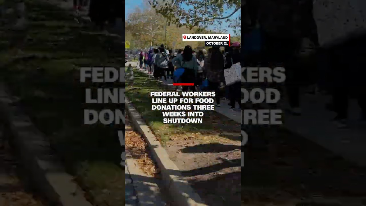Federal workers line up for food donations three weeks into shutdown