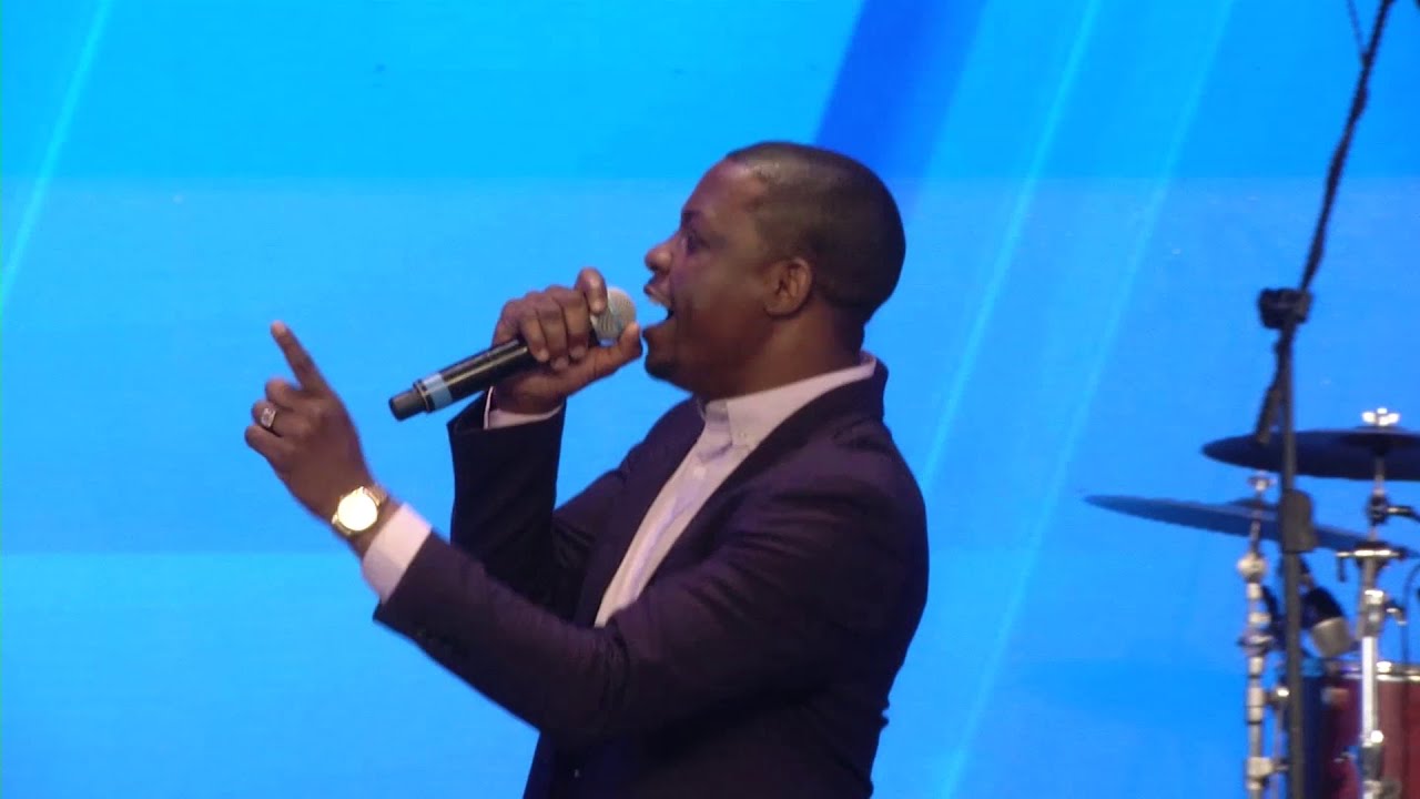 Aripo Asingarari - UFIC Choir Ft Worshiper Larry Gunda (Live) #FamilyMusic