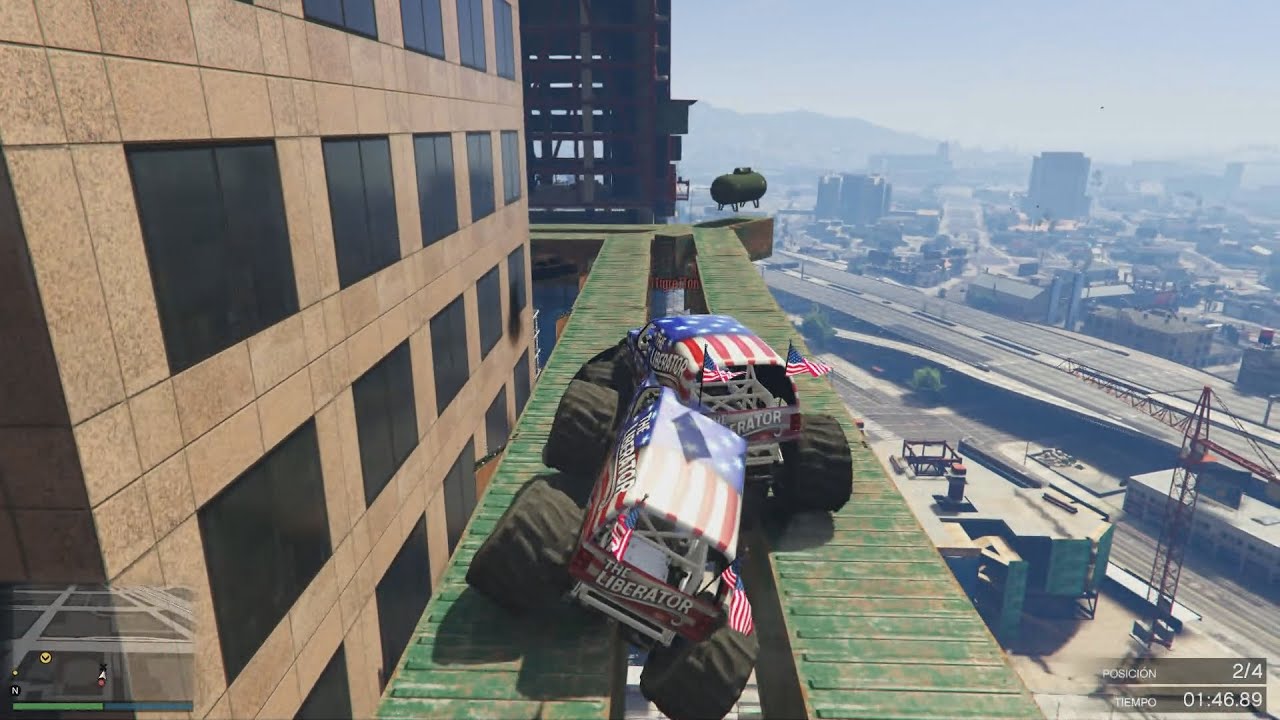 GTA 5 ONLINE - MONSTER TRUCKS POR EL EDIFICIO! - CARRERA GTA 5 ONLINE