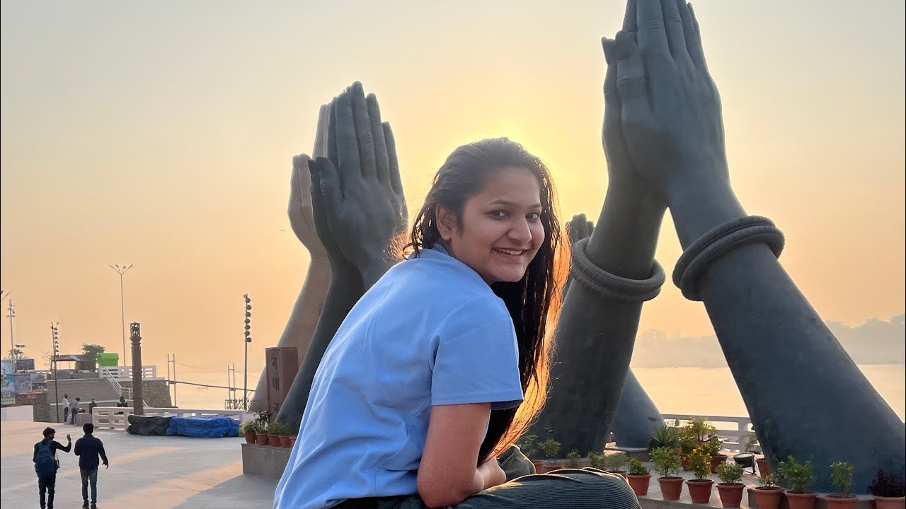 Varanasi Vlog | Girls Trip Diaries | Ghat Walk, Aarti & Banarasi Food | BGMI Travelers