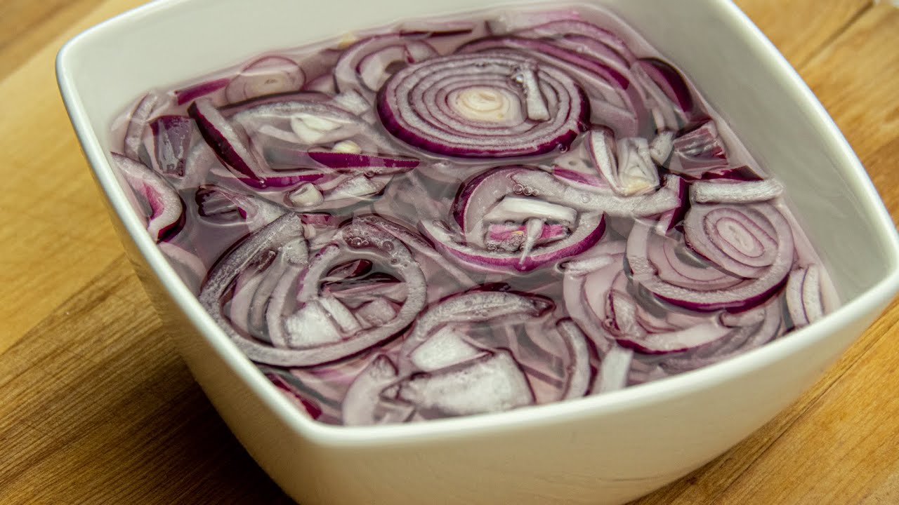 How to make Pickled Red Onions? Red onion salad, easy recipe
