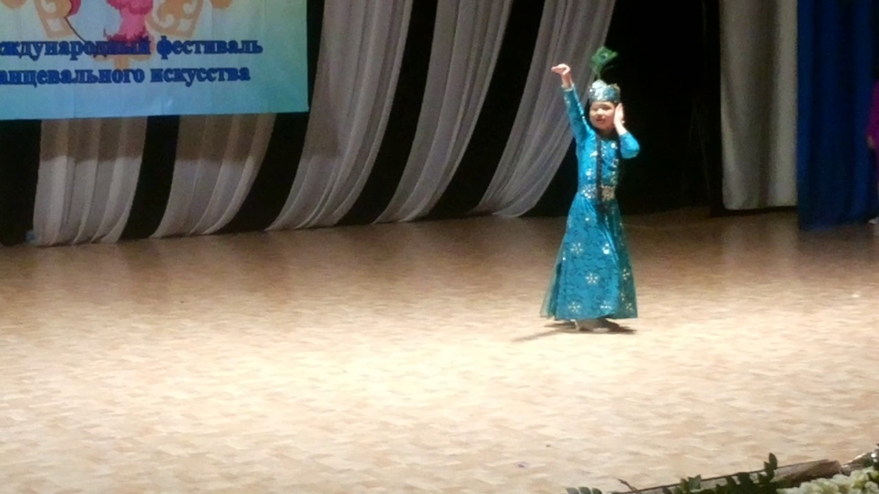 Манарбеккызы Акжибек, танец Павлин 2016 год, 