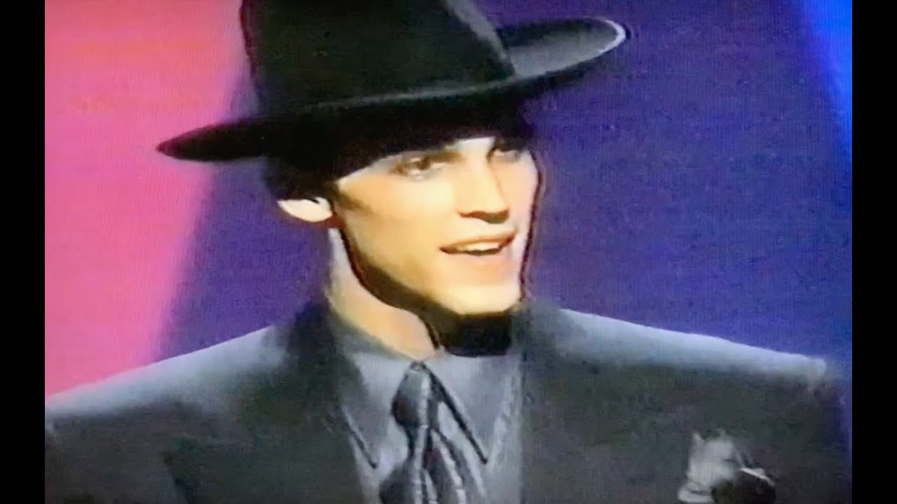 Scott Barnhill Wins Male Model of the Year | VH1 Fashion Awards 1998
