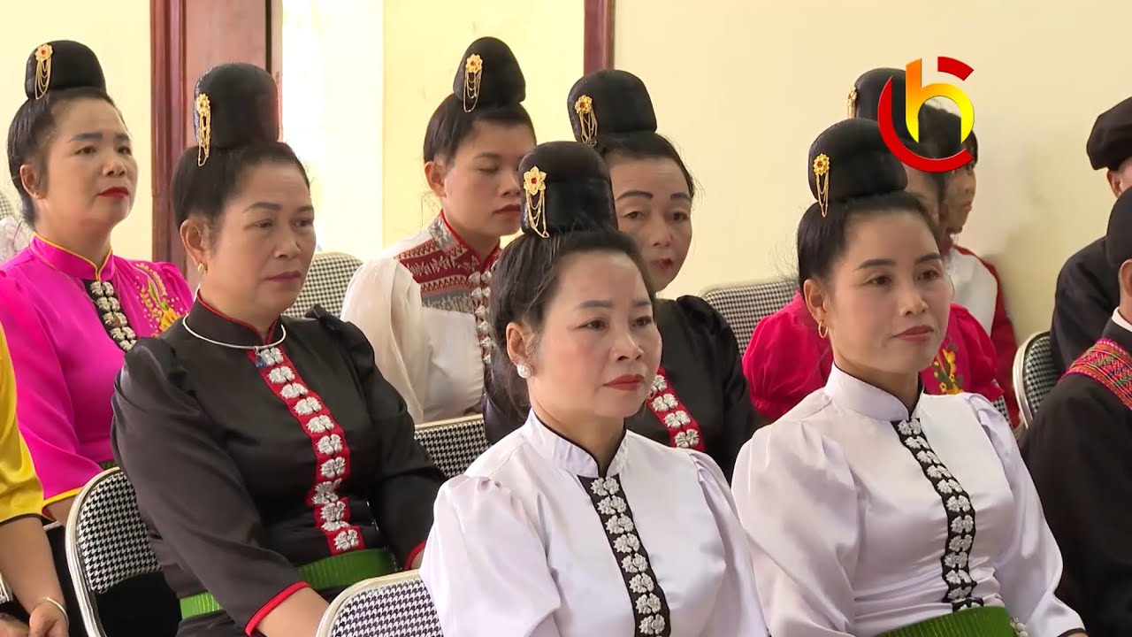 BAI KHẮP TAY:CẶM PHONG BỆNH HA-ĐIỆN THOẠI PỀN CÁP ONG PÙ-NHA LƯM XÌA CHỰA CÔN CHẢU. PO ME PHĂNG ĐÙ
