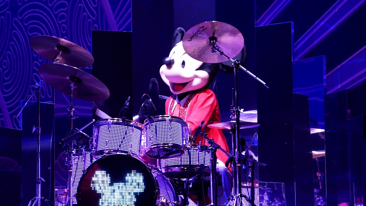 Disneyland Paris, Mickey's Christmas Big Band 2018 - Mickey's solo