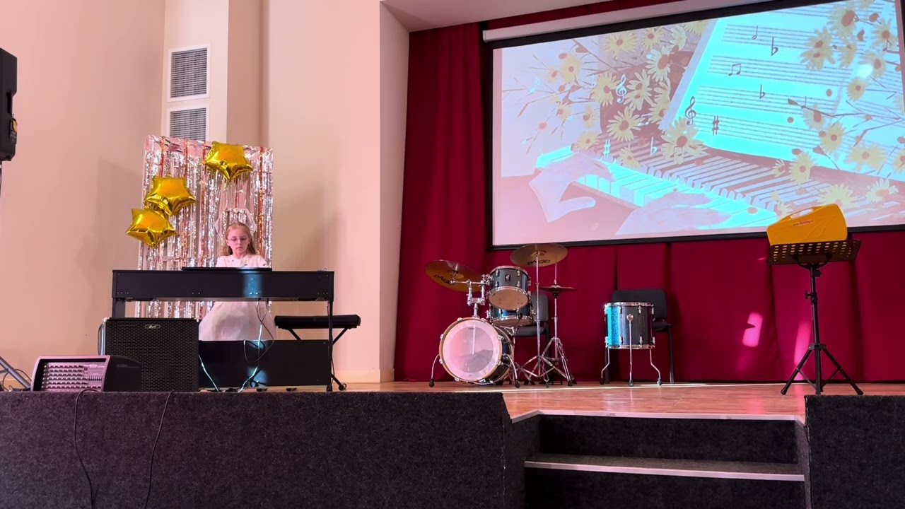 С. Борткевич «Ліричний настрій» виконує Дарина Максимович